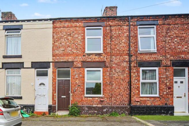 2 bed property, in Elizabeth Street, £40,000