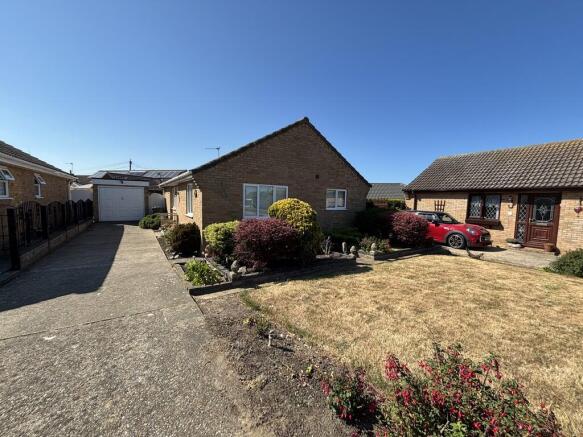 3 bed property, in Waterland Close, £240,000