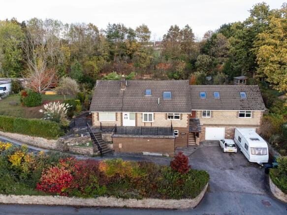 6 bed property, in Daville, £630,000