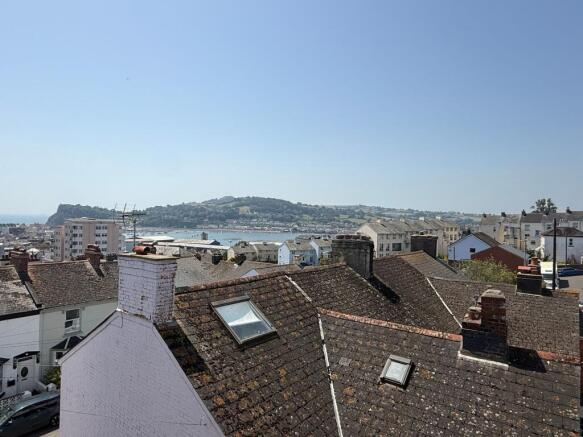 1 bed property, in Daimonds Lane, £100,000