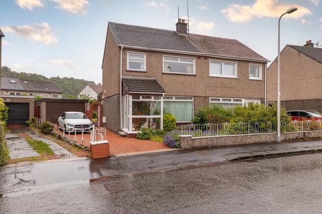 3 bed property, in Doon Crescent, £270,000
