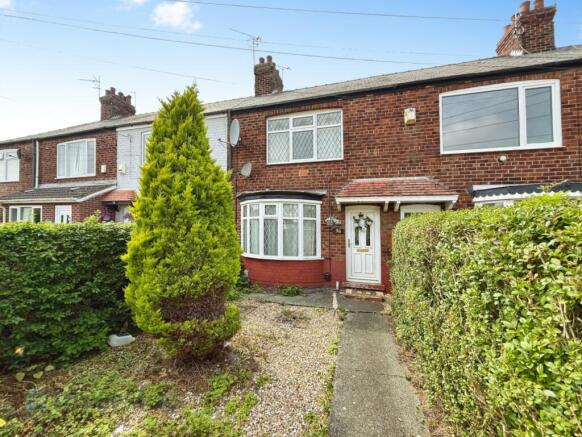 2 bed property, in Graham Avenue, £115,000