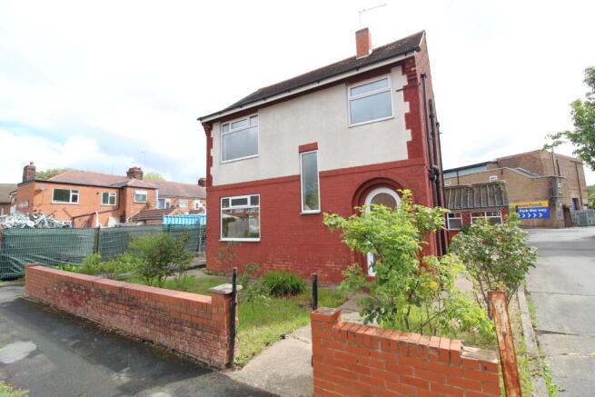 3 bed property, in Dunston Road, £130,000