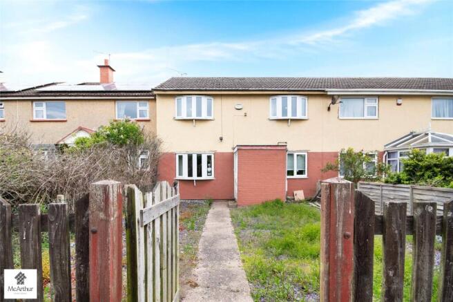 3 bed property, in Sandringham Court, £100,000