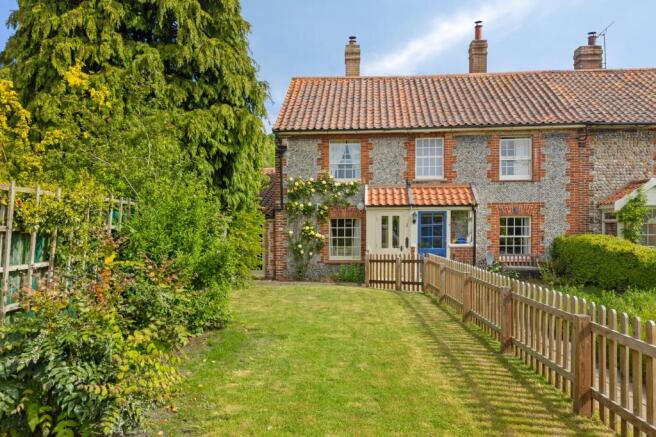 3 bed property, in Victorian End-Of-Terrace Cottage in Southrepps, £325,000