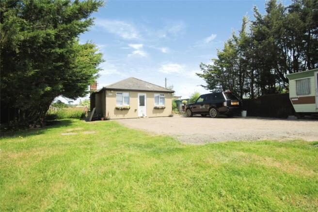 3 bed property, in Meadow Lane, £600,000