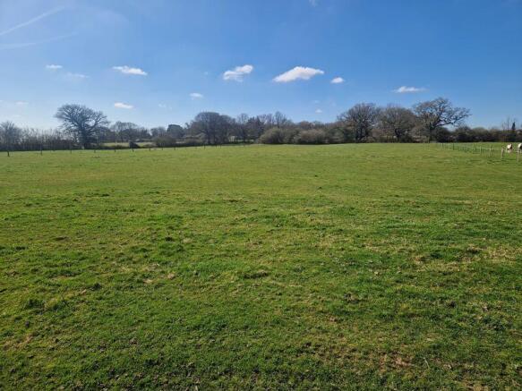 Land, in Kings Lane, £125,000