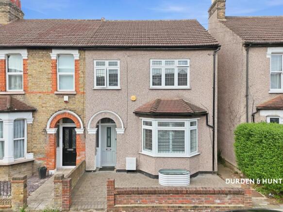 3 bed property, in Craigdale Road, £475,000