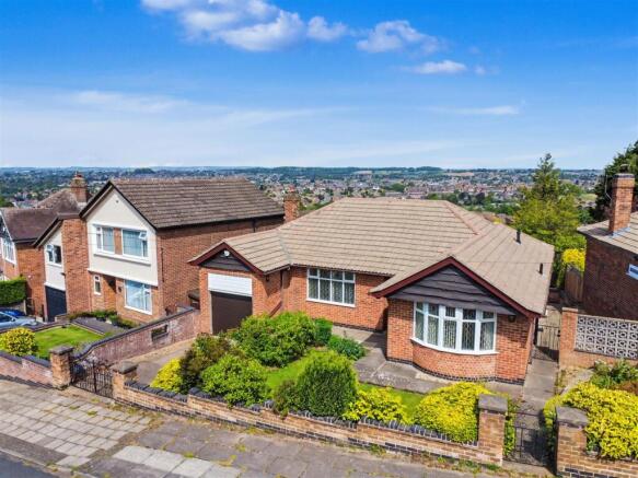 3 bed property, in Walsingham Road, £330,000
