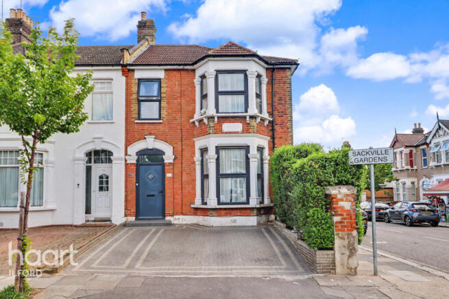 4 bed property, in Sackville Gardens, £725,000