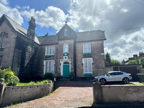3 bed property, in 72 The Woodlands, £90,000