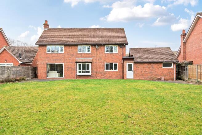 4 bed property, in Grandborough Drive, £900,000