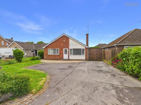 3 bed property, in Broadway, £299,999
