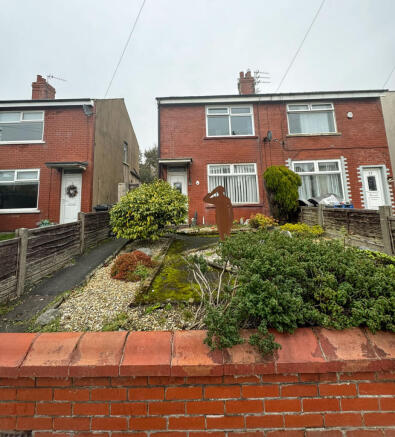 2 bed property, in Courtfield Avenue, £107,250