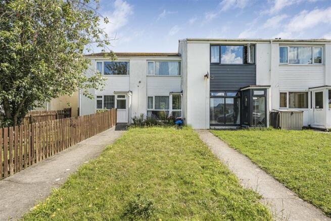 2 bed property, in Dale Road, £225,000