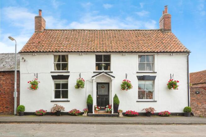 4 bed property, in Back Street, £475,000