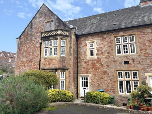 2 bed property, in West Court, £169,950