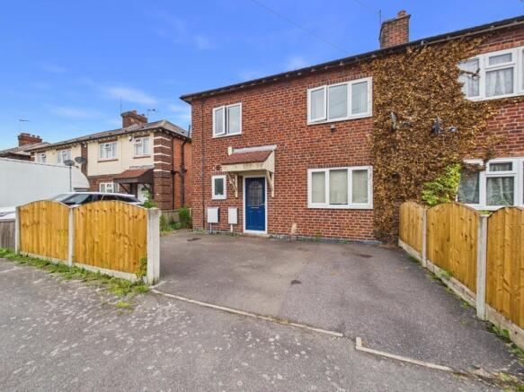 2 bed property, in Benson Street, £155,000