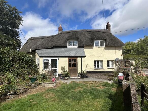 3 bed property, in Rose Ash, £249,500