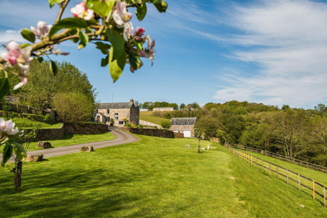 4 bed property, in Golberdon, £750,000