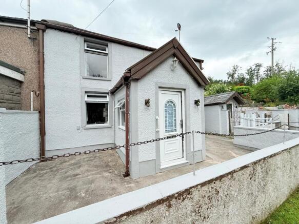 3 bed property, in Park Road, £340,000