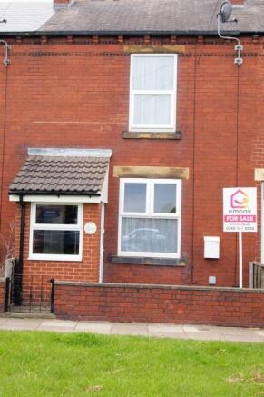 2 bed property, in Bradford Road, £149,000