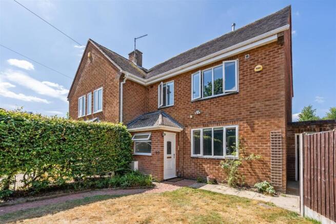 4 bed property, in Slater Road, £425,000