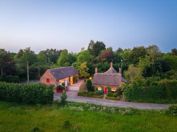 5 bed property, in Georges Lane Farm, £1,150,000
