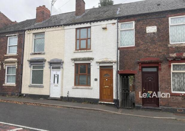 2 bed property, in Station Road, £150,000
