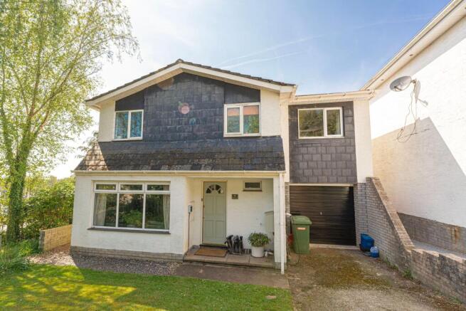 4 bed property, in Mill Common, £400,000