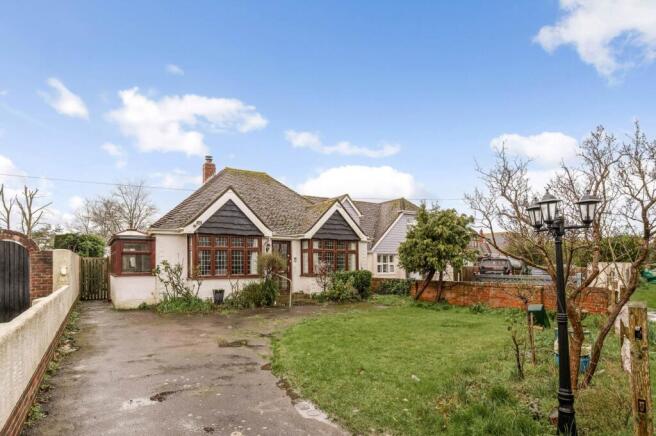2 bed property, in Bookers Lane, £575,000