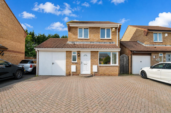 3 bed property, in Reed Close, £265,000