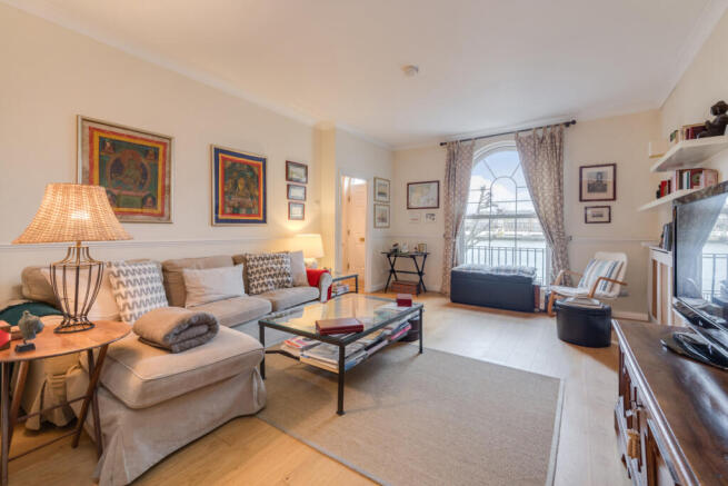 4 bed property, in Sovereign Crescent, £1,100,000
