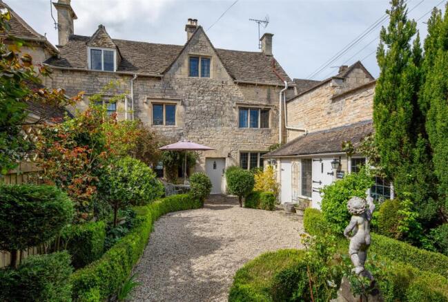 3 bed property, in St. Marys Street, £825,000