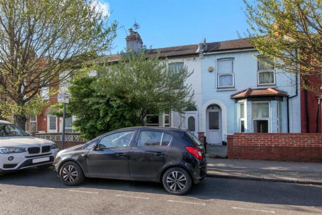 4 bed property, in Denzil Road, £575,000