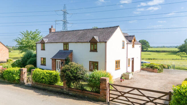 4 bed property, in Stanwardine, £625,000
