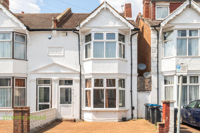 4 bed property, in Broughton Road, £575,000