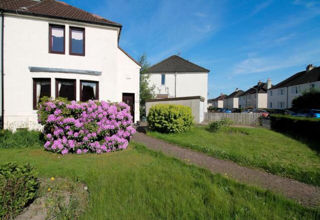 2 bed property, in 50 Crags Road, £137,500