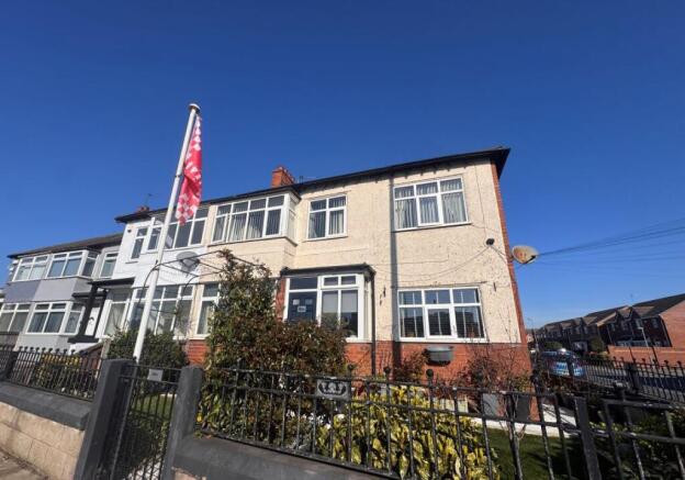 2 bed property, in Flats 1 & 2, £150,000