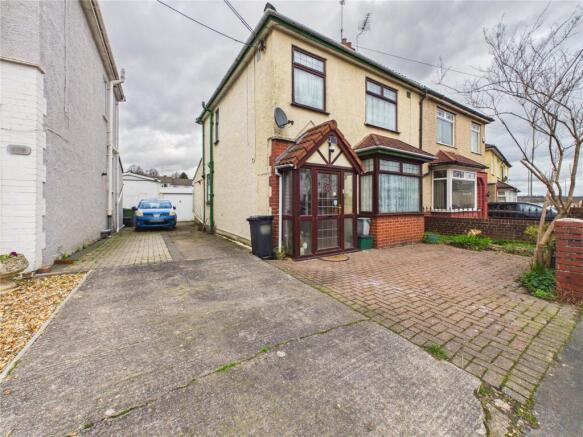 3 bed property, in New Cheltenham Road, £270,000
