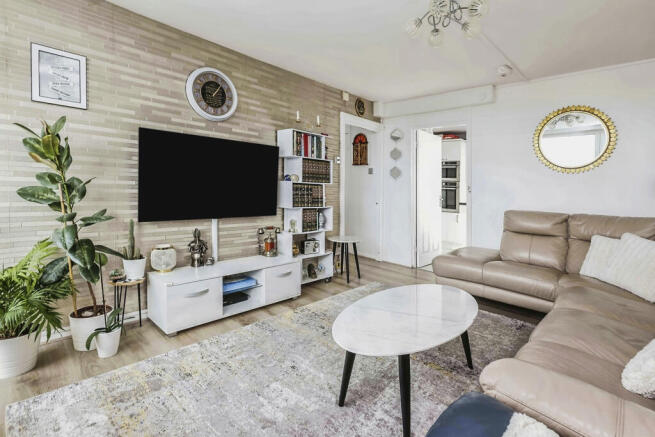 2 bed property, in Malins Road, £145,000