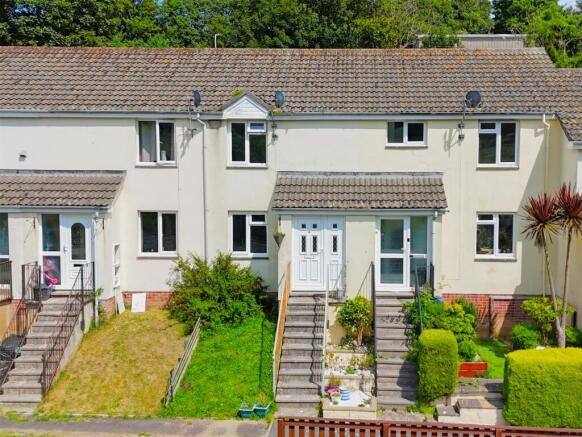 2 bed property, in Chichester Close, £175,000
