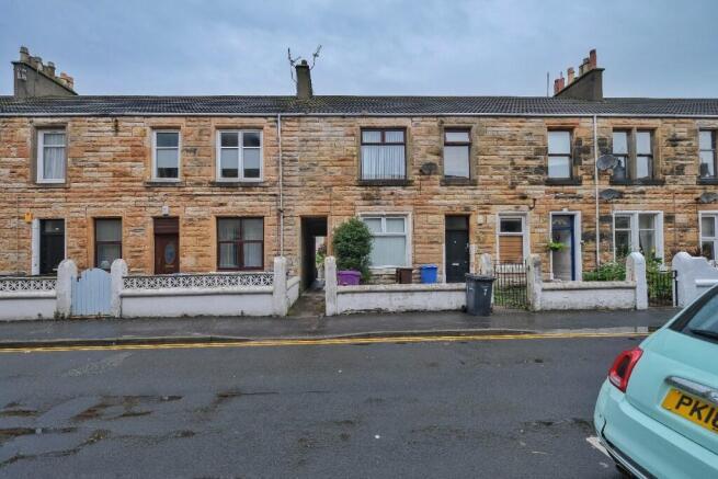 1 bed property, in Sidney Street, £39,000