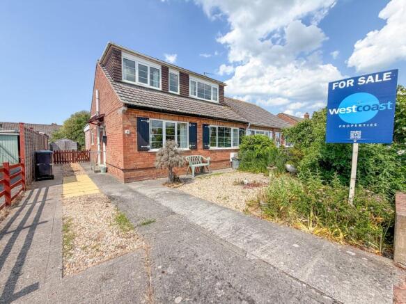 3 bed property, in Ashcott Close, £285,000