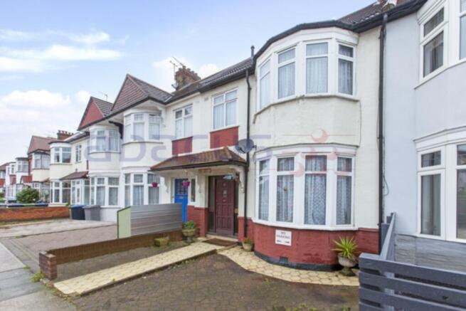 3 bed property, in Leigh Gardens, £1,050,000