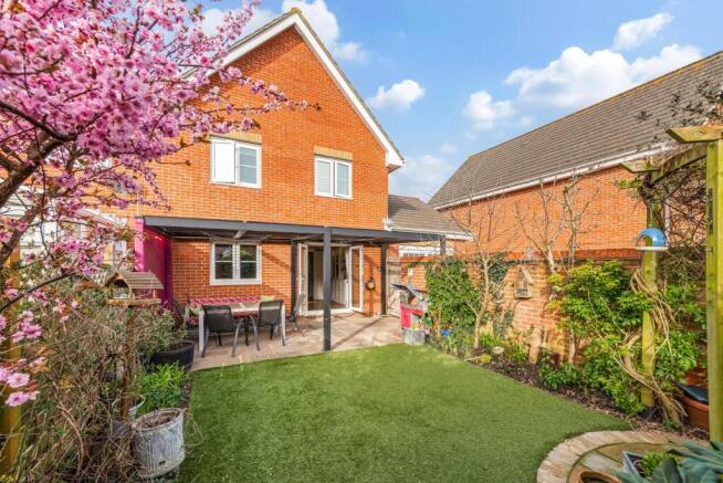 4 bed property, in Warsash Road, £425,000