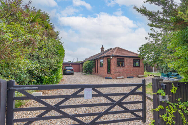 4 bed property, in Merrimoles, £250,000