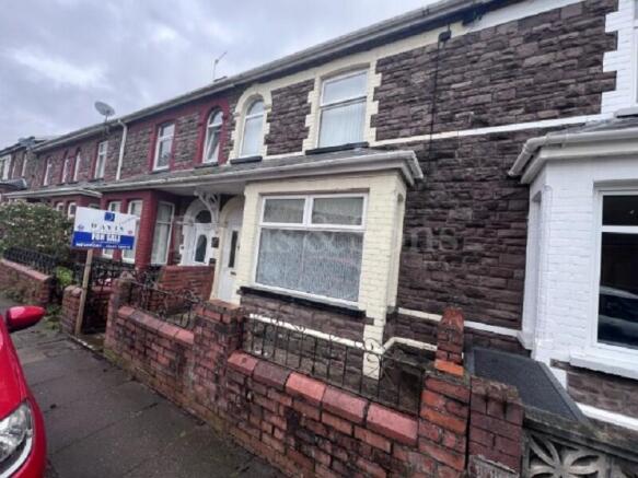 2 bed property, in Grove Terrace, £155,950