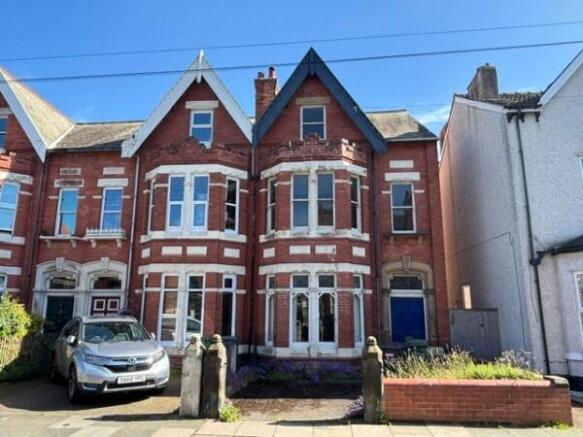 6 bed property, in 48 Church Road, £380,000