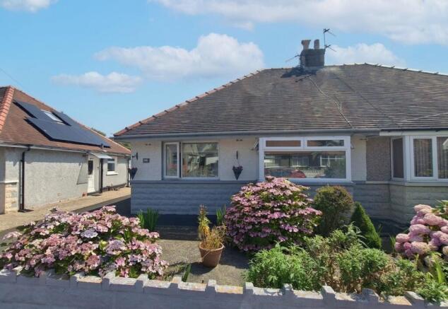2 bed property, in Rylstone Drive, £170,000